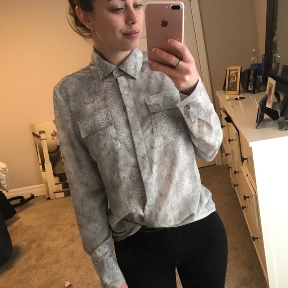 Calvin Klein Snake Print Blouse - Picture 1 of 3